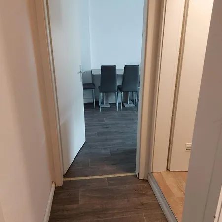 Sehr Schoene Und Modernisierte In Zentrum Apartament