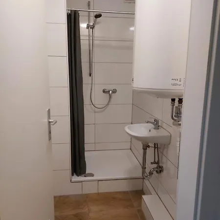 Sehr Schoene Und Modernisierte In Zentrum *